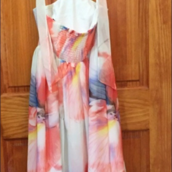 Halter dress - Picture 3 of 6